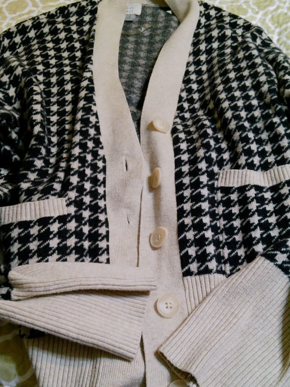 A NEW DAY BLACK WHITE CHECK CARDIGAN SIZE SMALL GOOD CONDITION